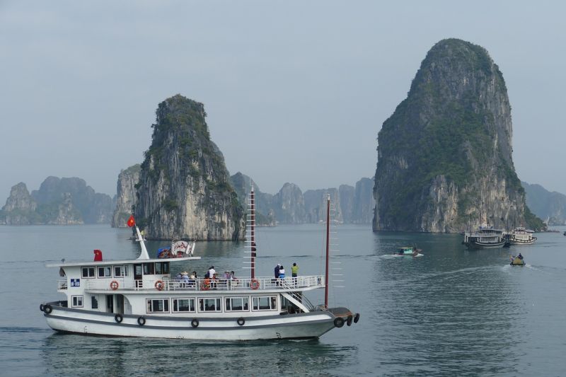 Tour Hạ Long - Bái Đính Tràng An - Hà Nội City